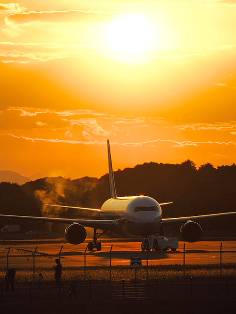 画像:夕刻の山口宇部空港