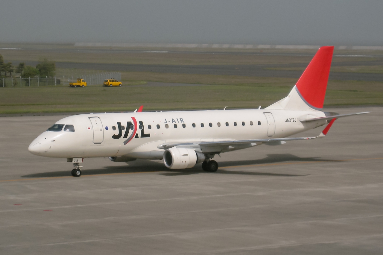 画像:JA212J J-AIR/Embraer E-170